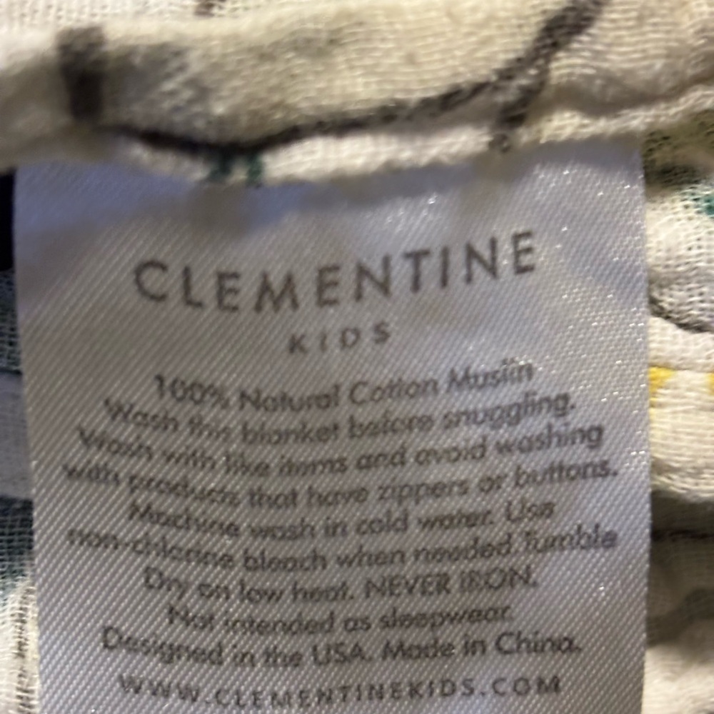 Clementine Kids Baby Swaddling Blanket White with Green Magnolia Print - Picture 4 of 4